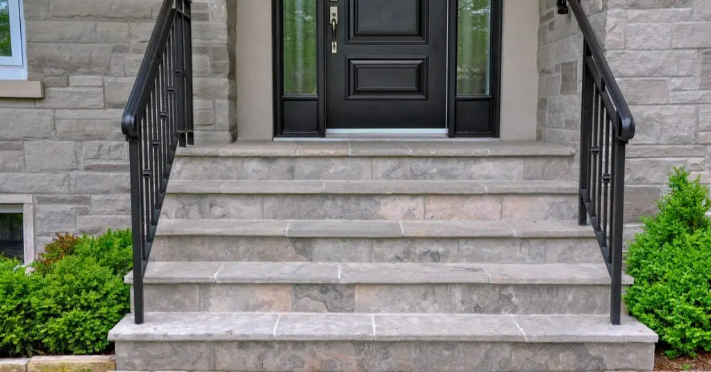flagstone on steps, representing 4 Flagstone Landscape Design Ideas