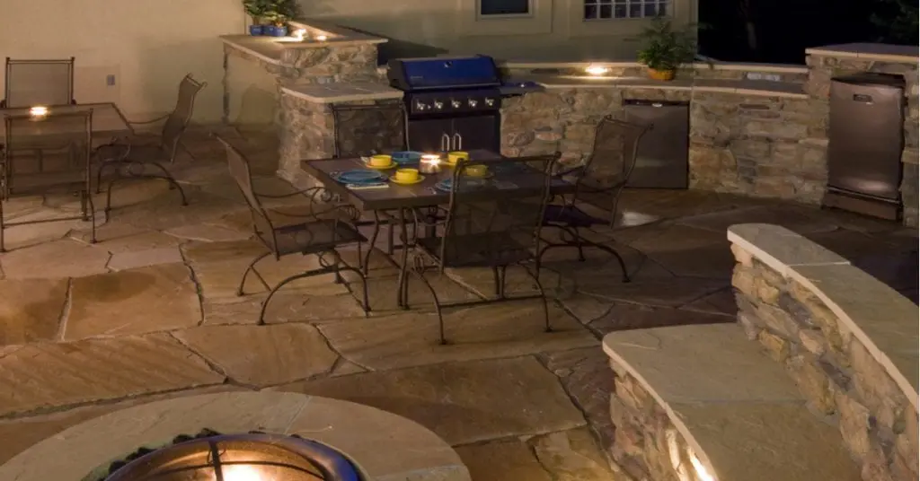 4 Flagstone Landscape Design Ideas