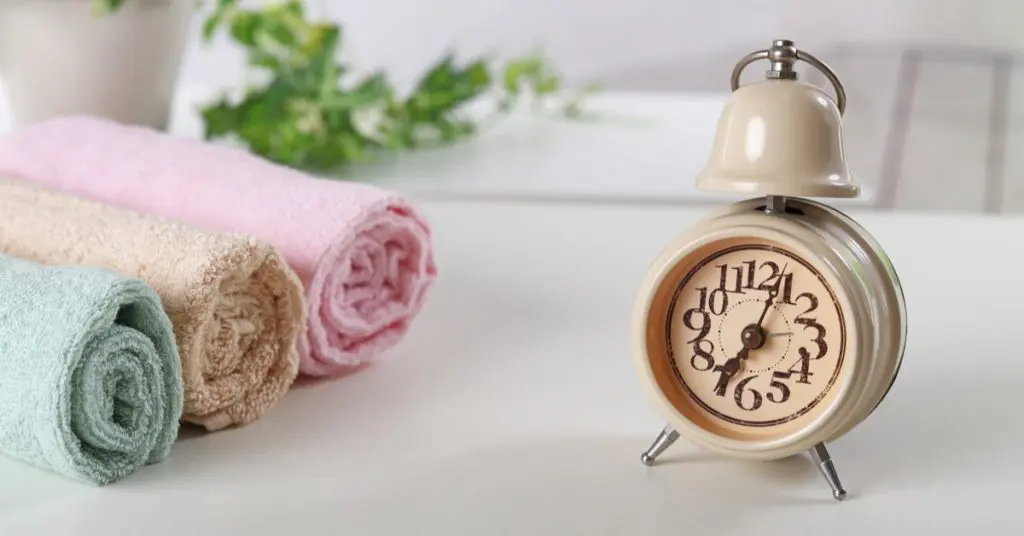 13 easy & Unique home decor ideas, alarm clock