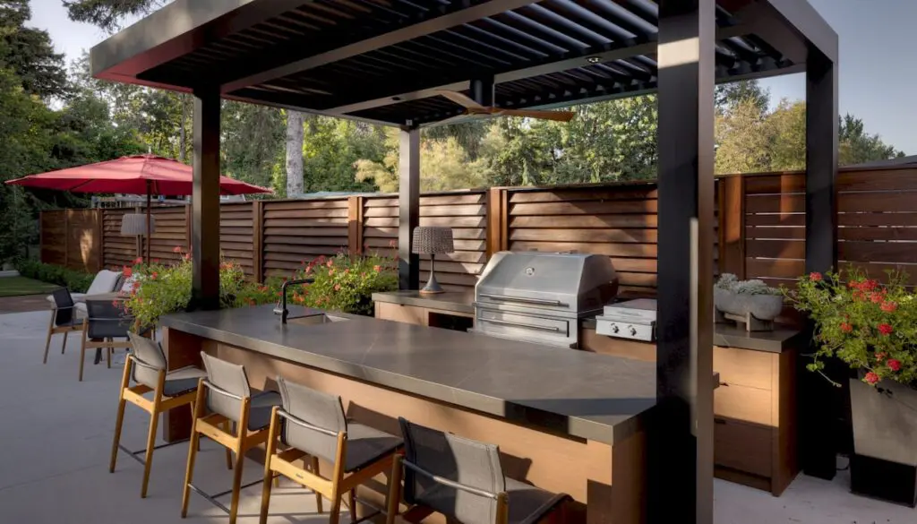 Top Outdoor Kitchen with Pergola: Ideas for Entertaining